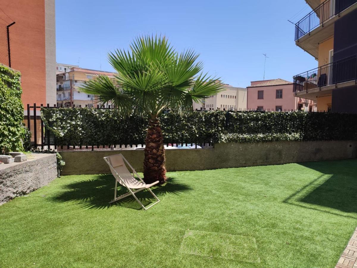 Appartamento Incantevole Con Parcheggio E Giardino Катанія Екстер'єр фото