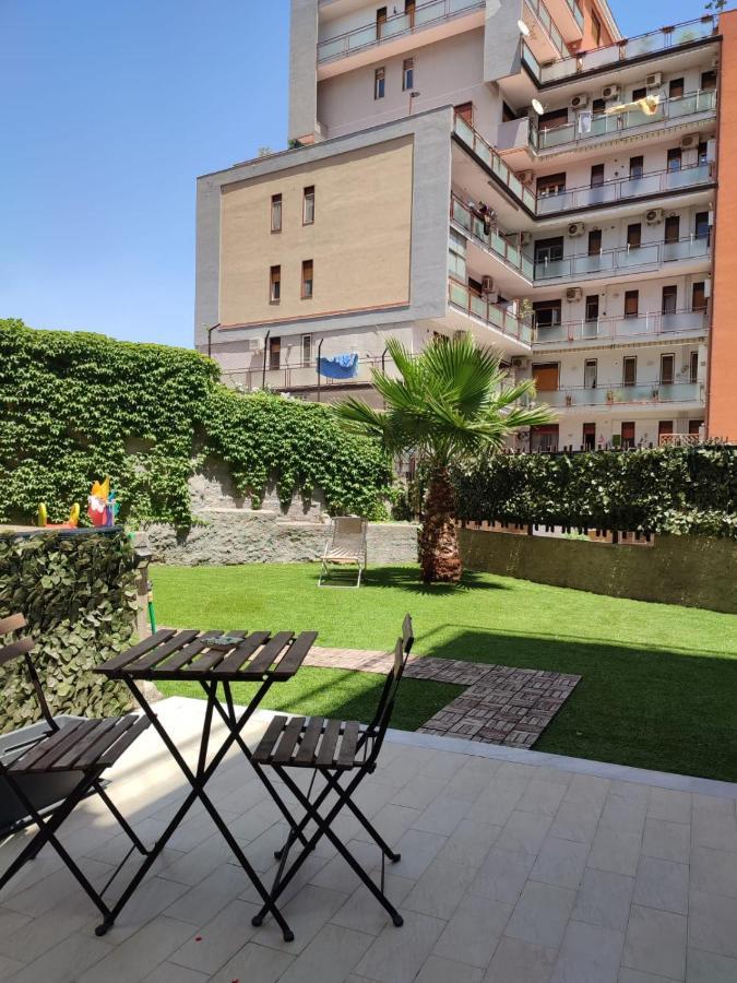 Appartamento Incantevole Con Parcheggio E Giardino Катанія Екстер'єр фото